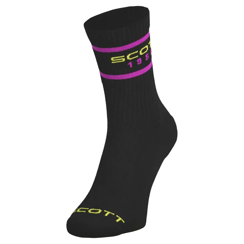 Scott Retro Casual Crew Socks in Black