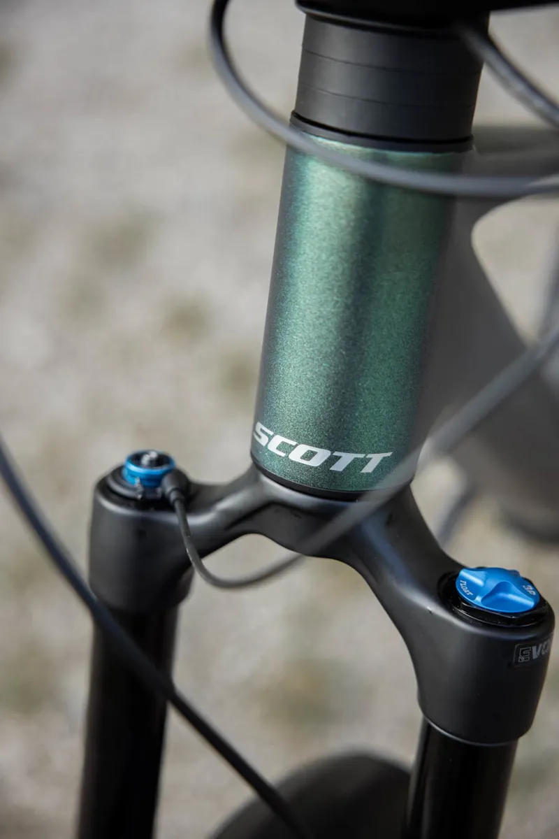 Scott Genius 910 Mountain Bike in Green-10