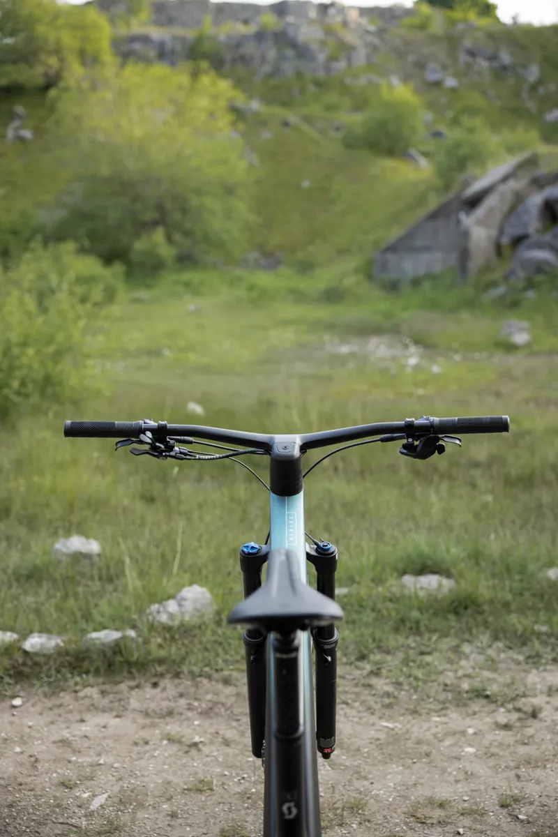 Scott Genius 910 Mountain Bike in Green-9