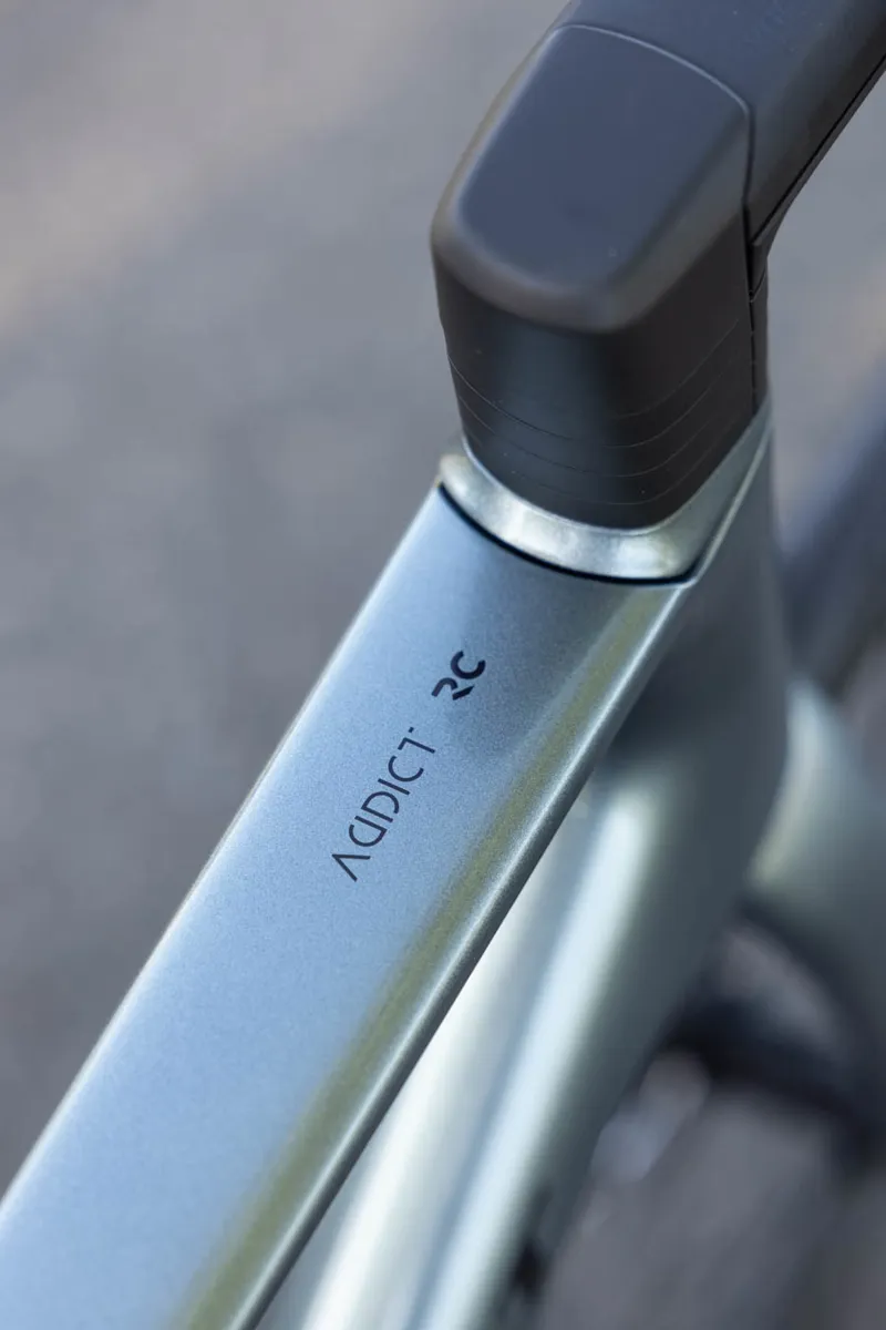 Scott Addict RC 30 Road Bike In Whale Grey-10