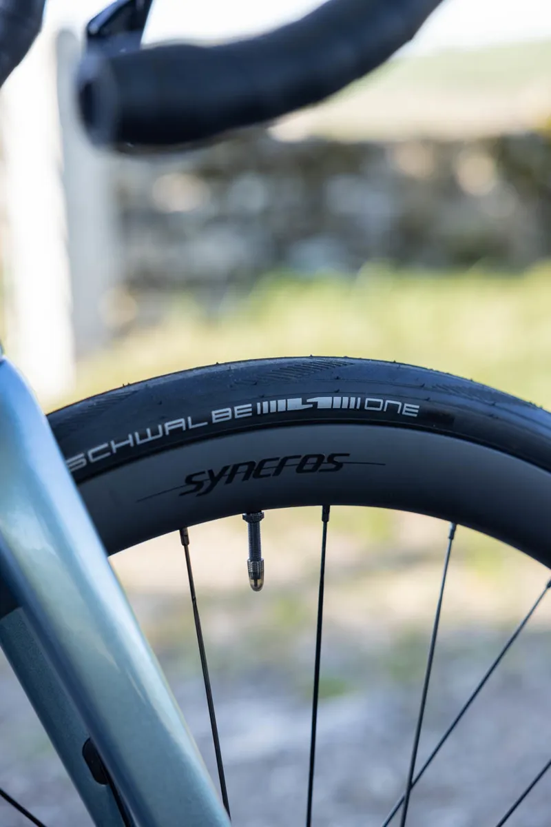 Scott Addict RC 30 Road Bike In Whale Grey-12