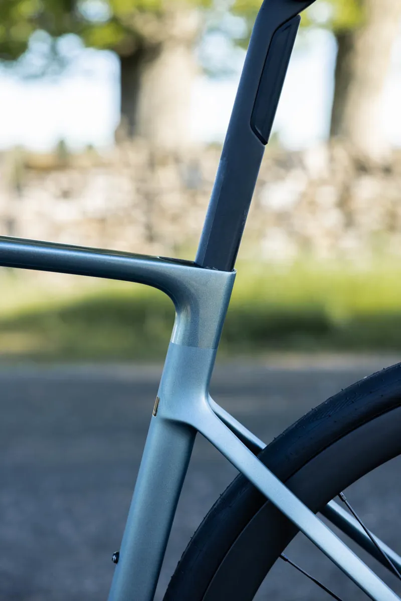 Scott Addict RC 30 Road Bike In Whale Grey-9