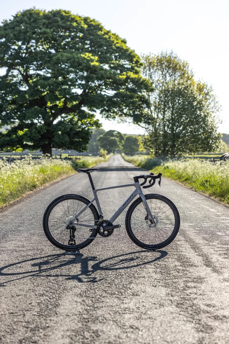 Scott Addict RC 20 Road Bike in Hushed Pink-6