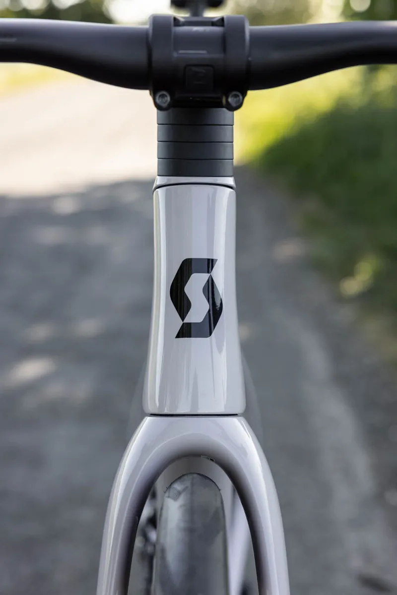 Scott Addict RC 20 Road Bike in Hushed Pink-7