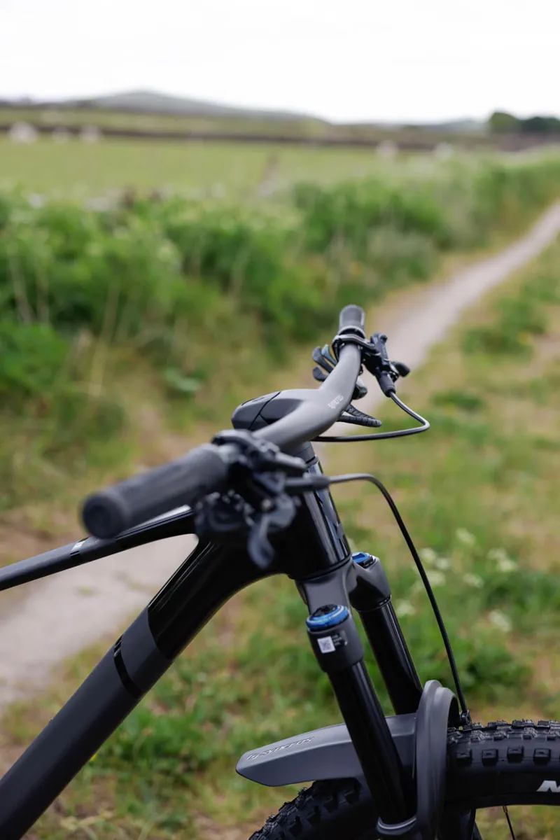 Scott Spark ST 910 TR Carbon Mountain Bike in Black-12