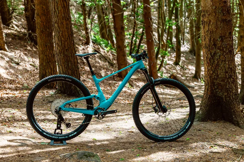 Scott Spark 960 Mountain Bike in Blue-2