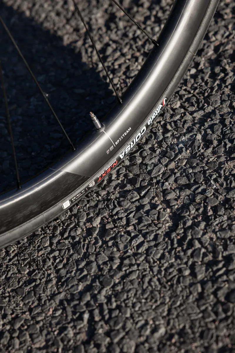 Orbea Orca M35i Shimano 105 Di2 2x12sp Zipp OQUO Carbon Wheelset Medium 53 and Large 55Blue-5