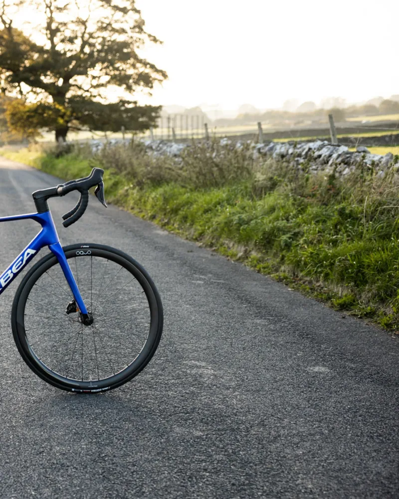 Orbea Orca M35i Shimano 105 Di2 2x12sp Zipp OQUO Carbon Wheelset Medium 53 and Large 55Blue-13