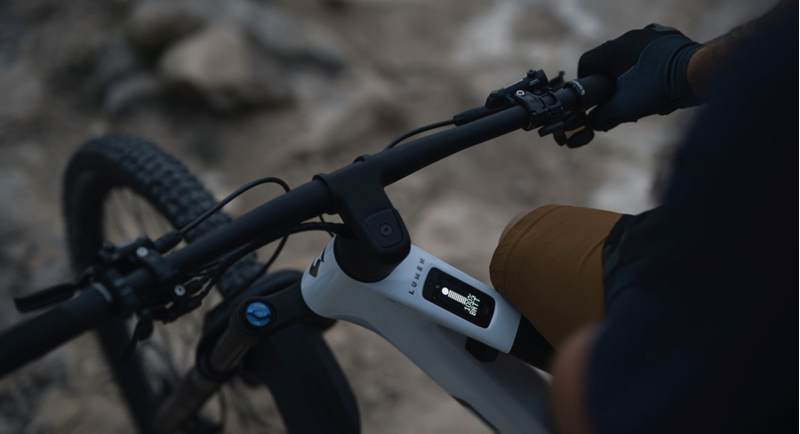 Scott Lumen 905 E-MTB in Cumulus White/Carbon Black-3